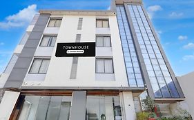 Super Townhouse Reti Bus Terminal Udaipur Formerly Greenland